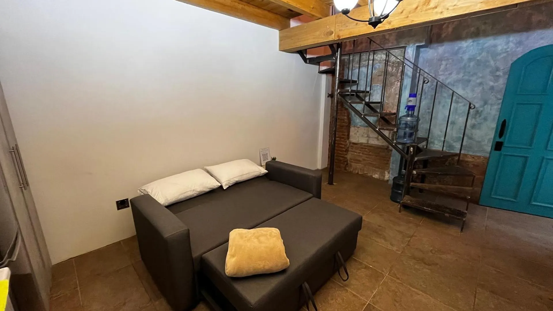 Central Antigua Loft Volcano View King Bed