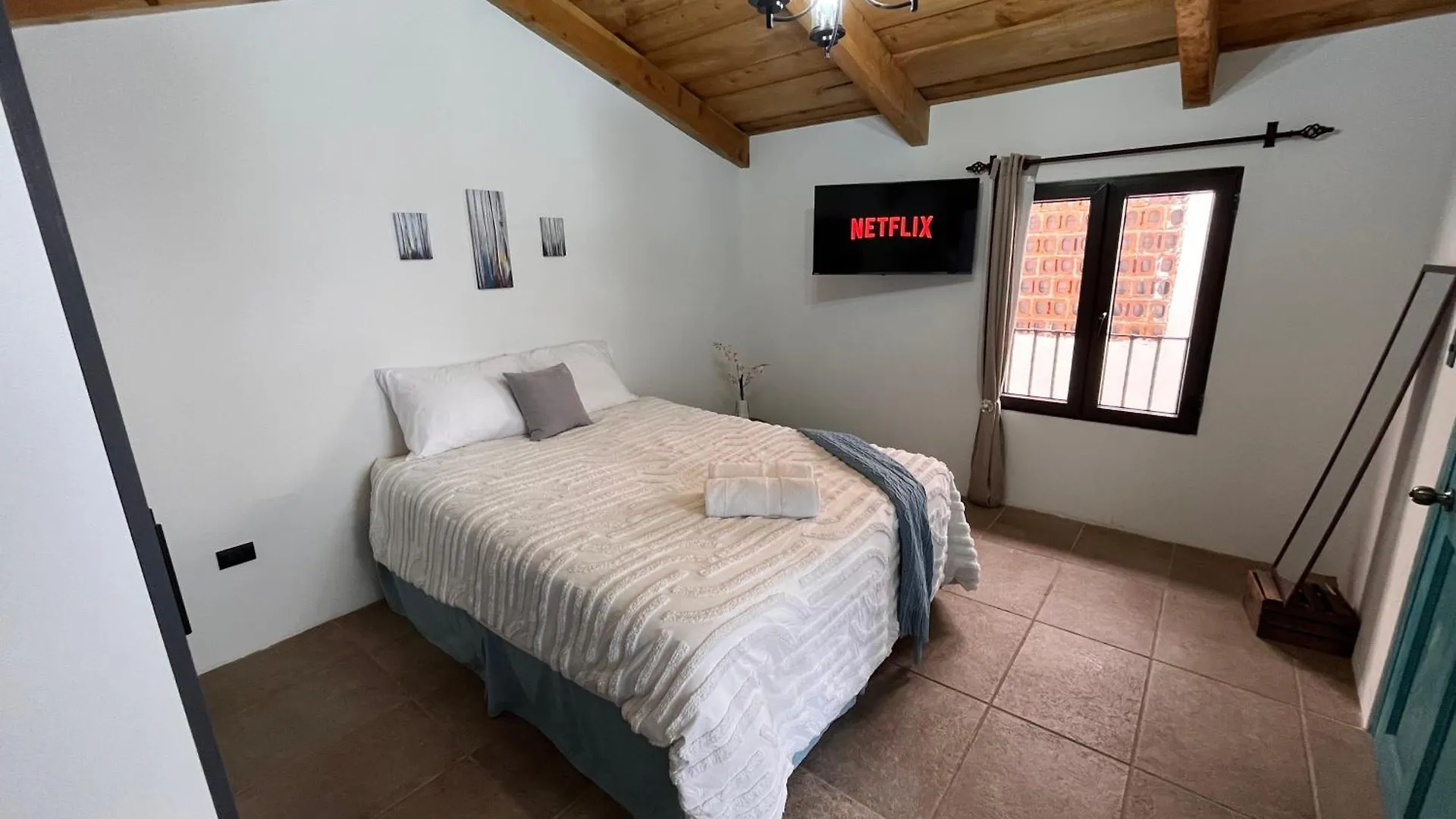 Antigua Central Casa Or Loft King Beds Volcano View - Buen Rollo Escapes Guatemala