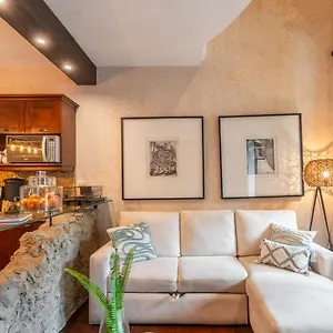 Boutique In Apartment
