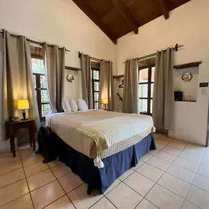 Cacique Real Hotel